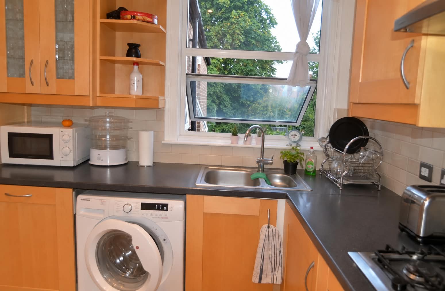 ROOM AVAILABLE – CRICKLEWOOD, NW2